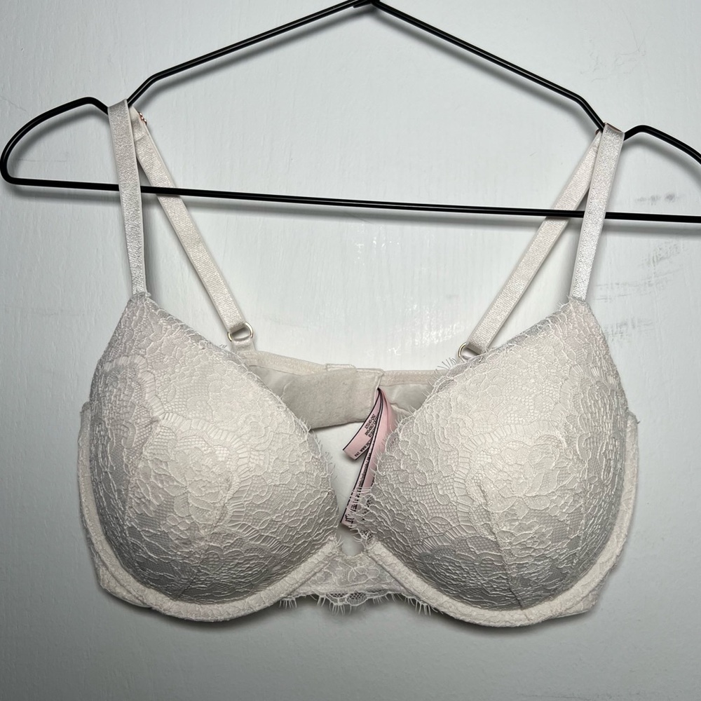 Victoria’s Secret 36D Dream Angel’s White Lace Push Up Bra